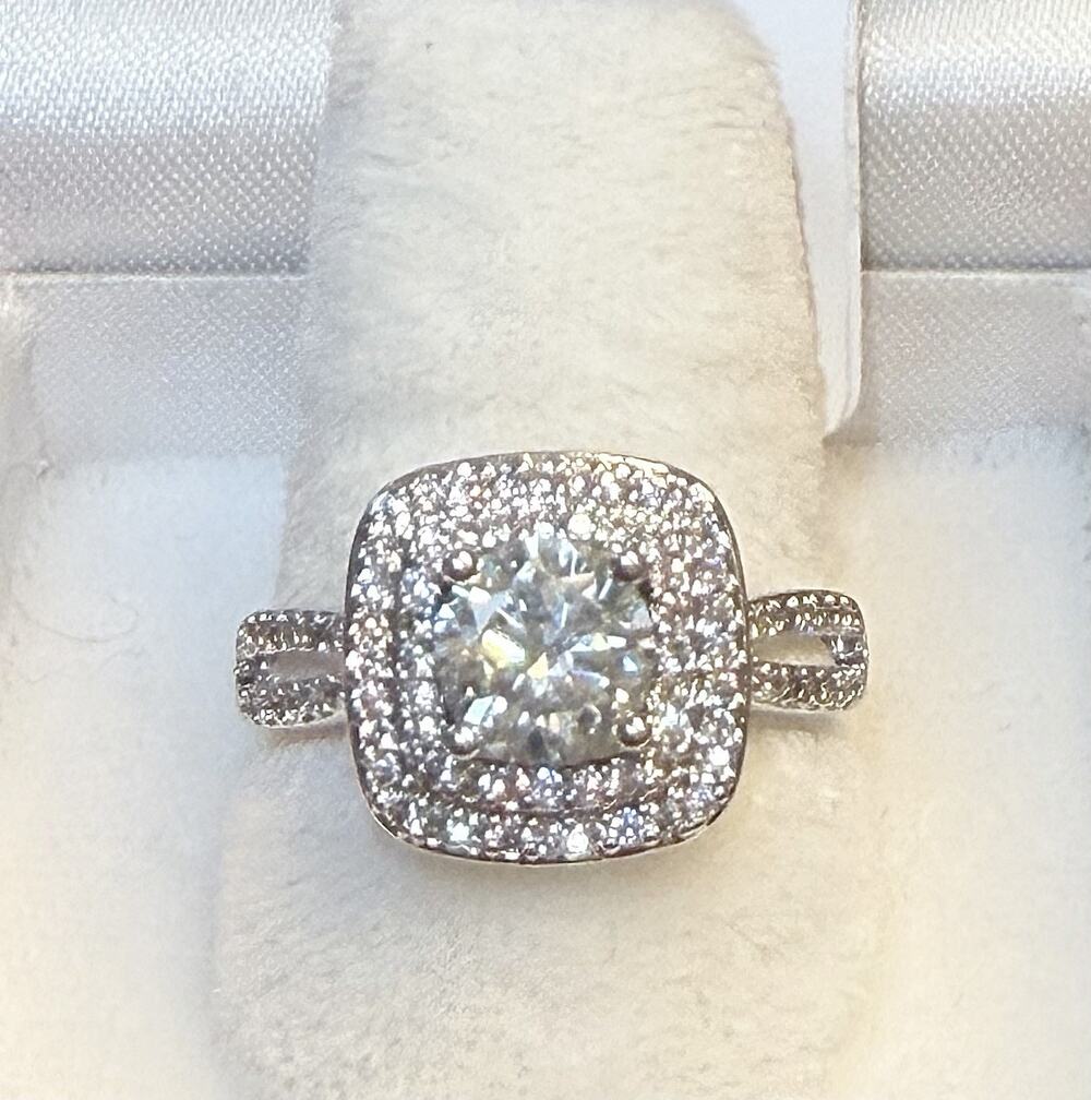 Genuine Moissanite Ring 1 Ct Size 7 GRA Certified S925